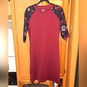 A Lola Getts 3/4 sleeve Midi dress wine colored with floral sleeves in a size 0